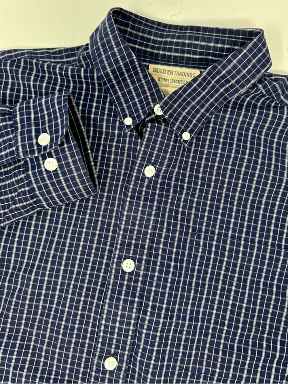 Duluth Trading Wrinklefighter Mens L Navy Blue Grid Plaid Button Down Shirt A5